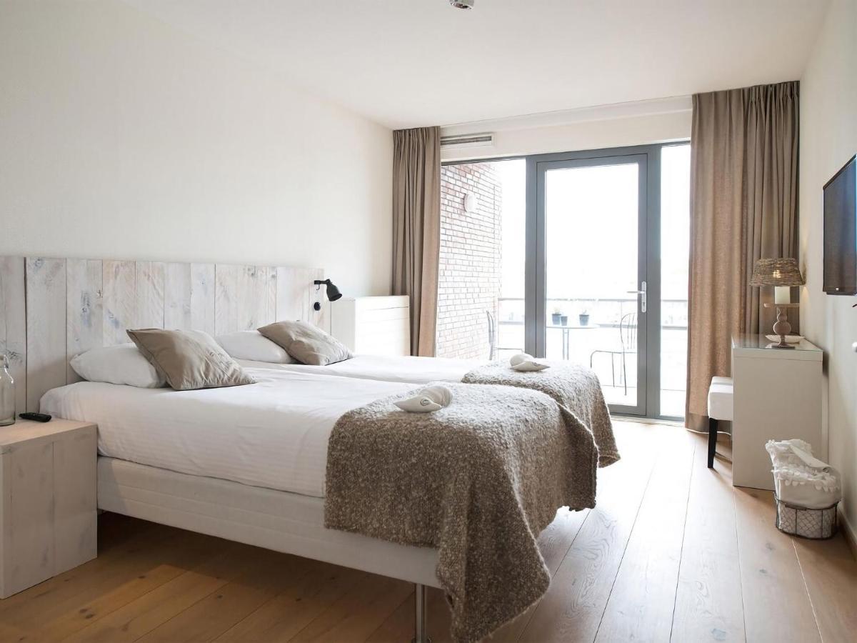Sea View In With Balcony